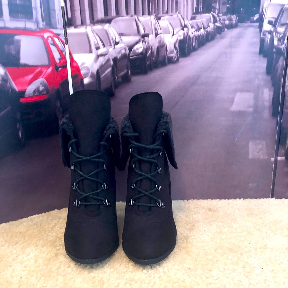Kardashian Kollection boots!